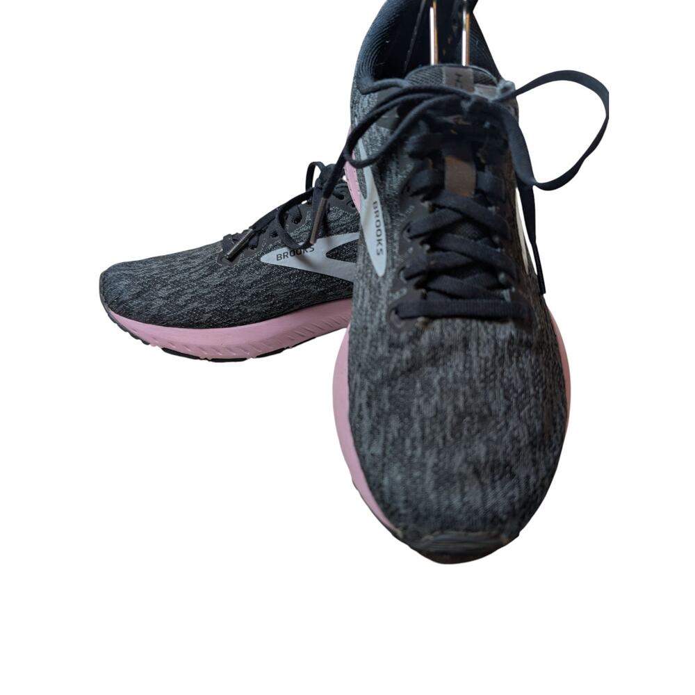 Brooks Women's Gray & Pink Running Shoes - Breathable Knit Upper
